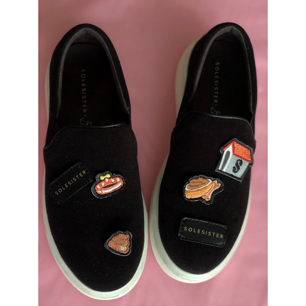 Preloved Sepatu slip on wanita