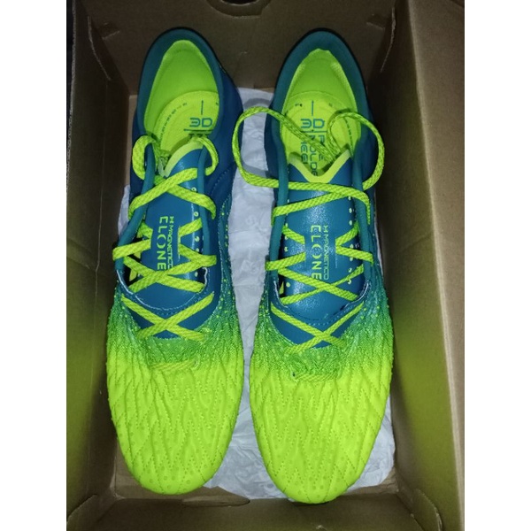 sepatu bola under armour clone magnetico