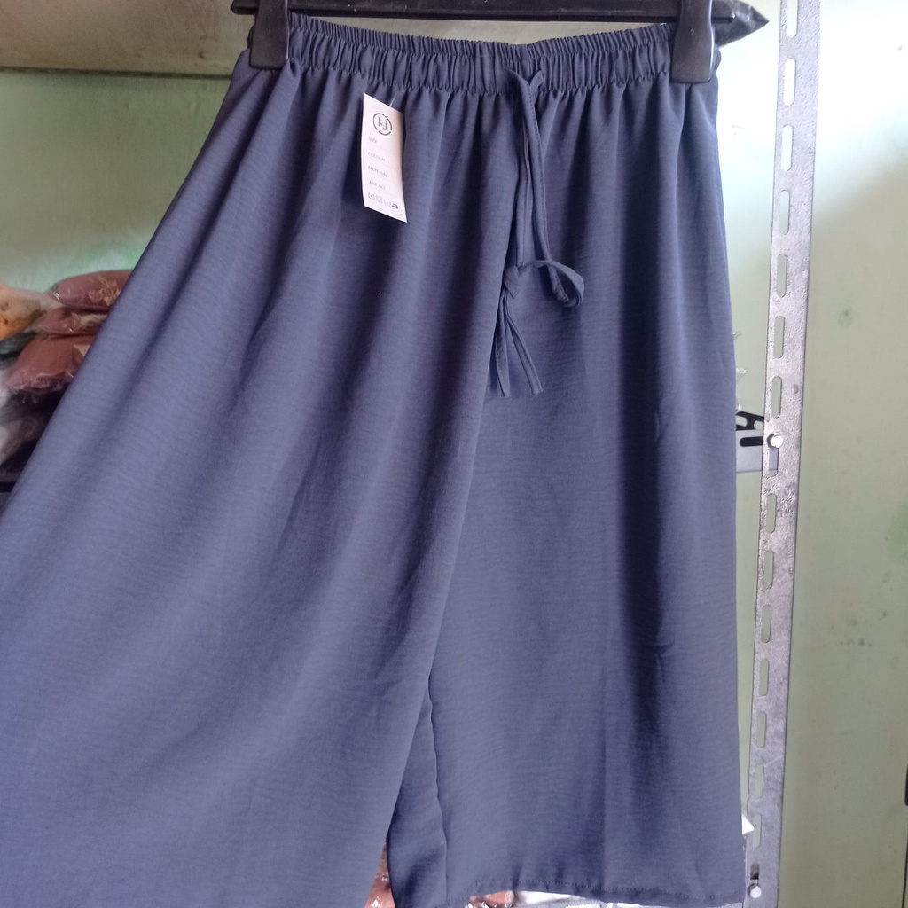 YES Celana Kulot Pendek Jumbo 7/8 Crinkle Polos