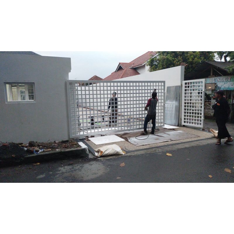 pintu pagar rumah besi minimalis