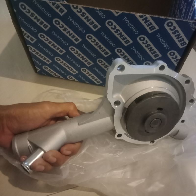 water pump mercy W202/W124/W210