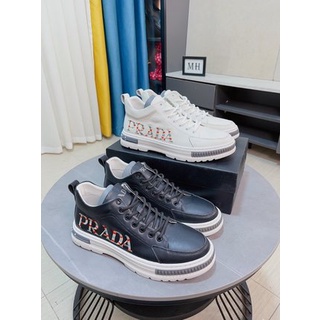 PRADA fashion sepatu casual pria terbaru