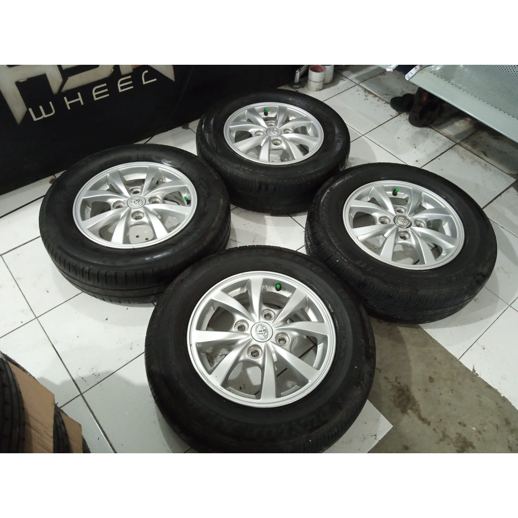 Velg Mobil Bekas Standar Avanza Ring 14 Pcd 4x114,3 + Ban 185 70 R14