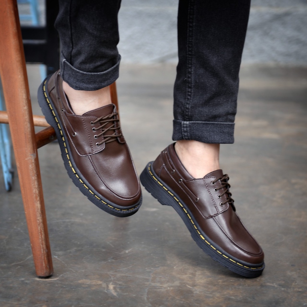 RIONZ x PERSIE - SEPATU FORMAL PRIA CASUAL PERKANTORAN BLACK BROWN KULIT PU ASLI ORIGINAL GAYA KEKINIAN MURAH - SepatuFormal Pantofel pria Resmi Formal Tali Hitam Coklat Kasual Kantor Kuliah Pesta Kondangan Gereja Kerja PNS Guru JY7001