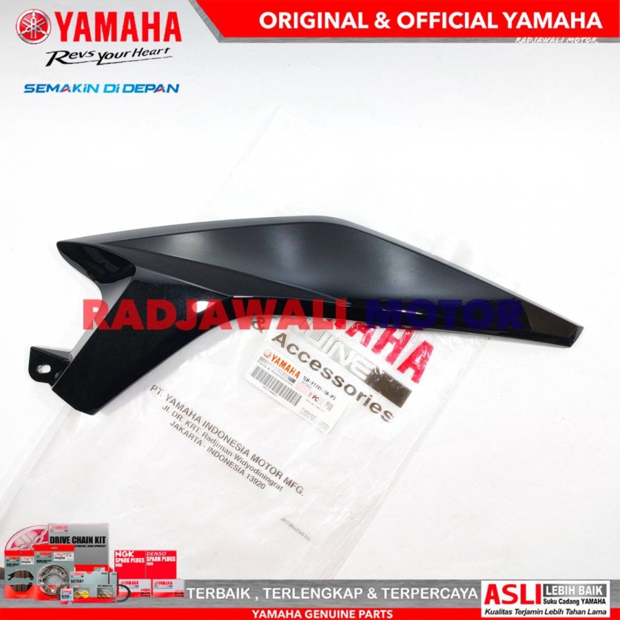 COVER SAMBUNGAN BODY BELAKANG HITAM XEON RC ASLI ORIGINAL YAMAHA