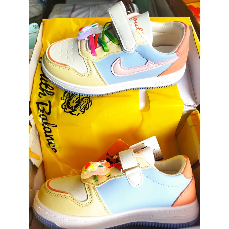 Sepatu sneaker anak fashionable dan Trandy C5186-1 (26-37) Sepatu anak kekinian Terlaris