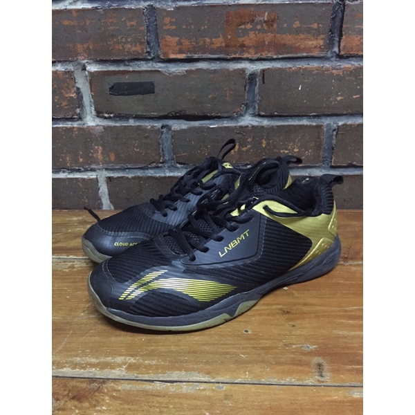 sepatu lining badminton cloud ace G8