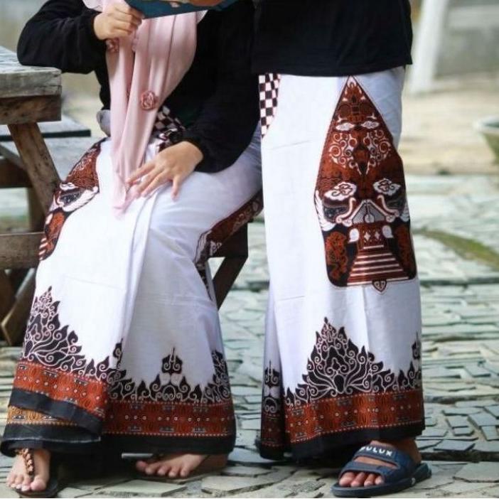 Miliki SARUNG BATIK DEWASA MOTIF GUNUNGAN WAYANG PUTIH BATIK PEKALONGAN  SELLER
