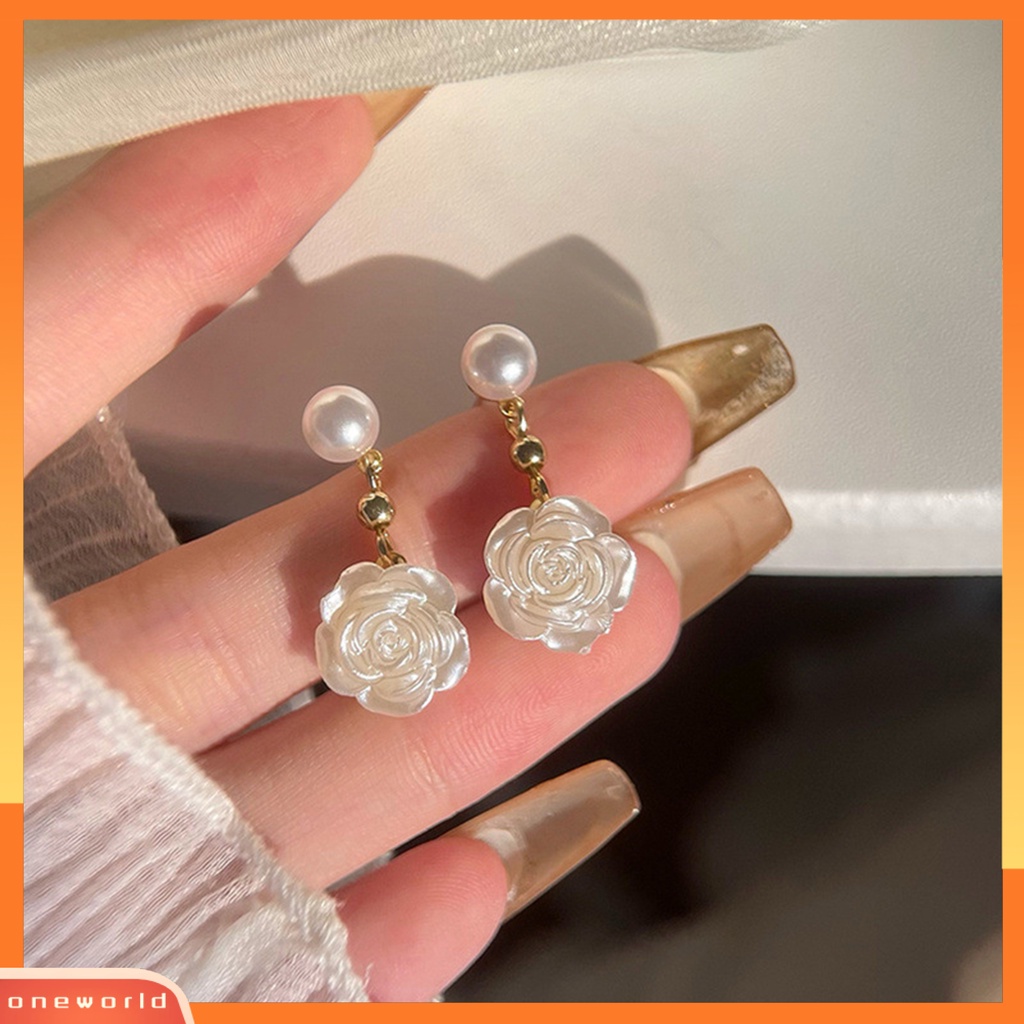 [WONE] 1pasang Anting Wanita Bentuk Camelia Desain Mutiara Imitasi Pertunjukan Pesona Unik Alloy Gaya Bunga Mini Elegan All-Match Drop Earrings Untuk Pacaran