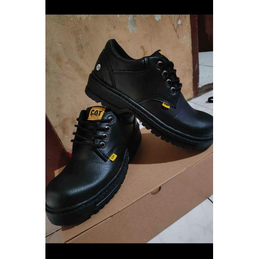 sepatu safety Caterpillar tali pendek ujung besi