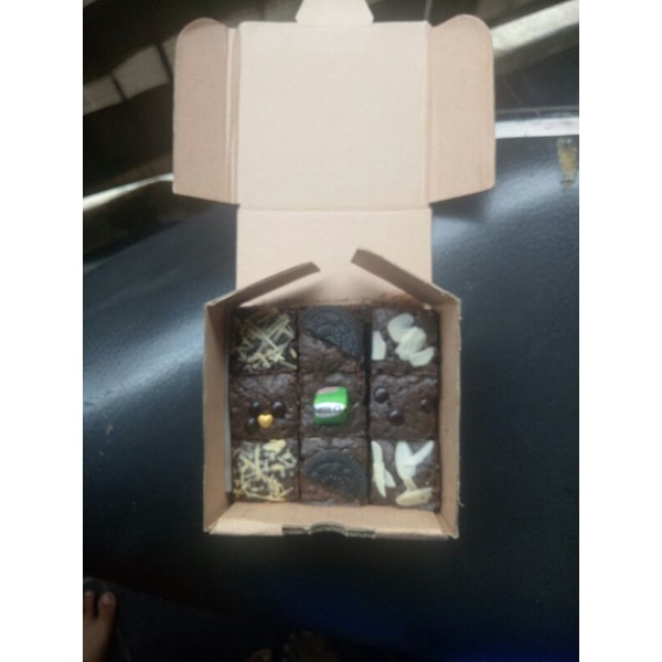 

brownies fudgy dark coklat isi 9 pcs