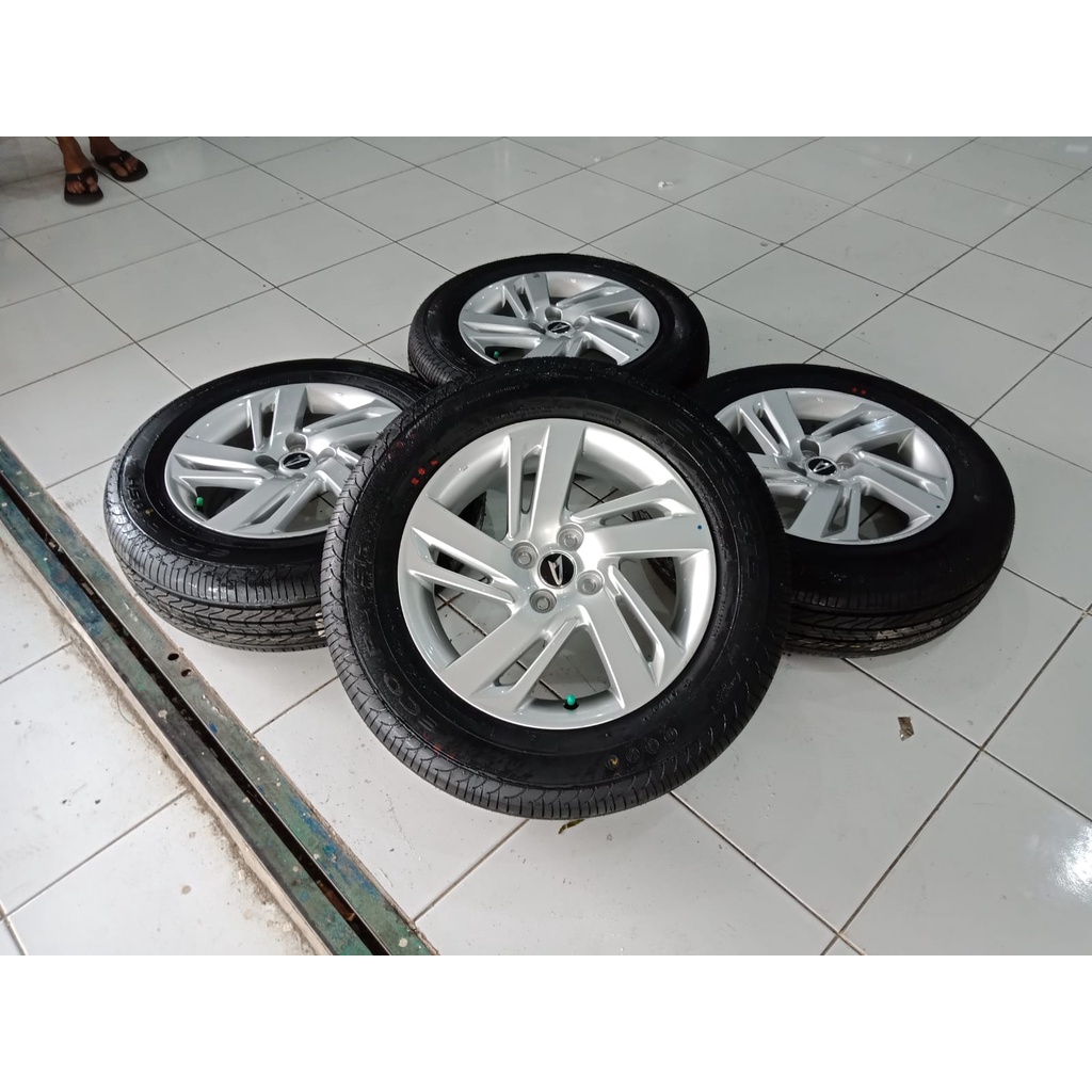 Velg Second Copotan Daihatsu Rocky R16 Pcd 4x100 Ban 205 65 R16