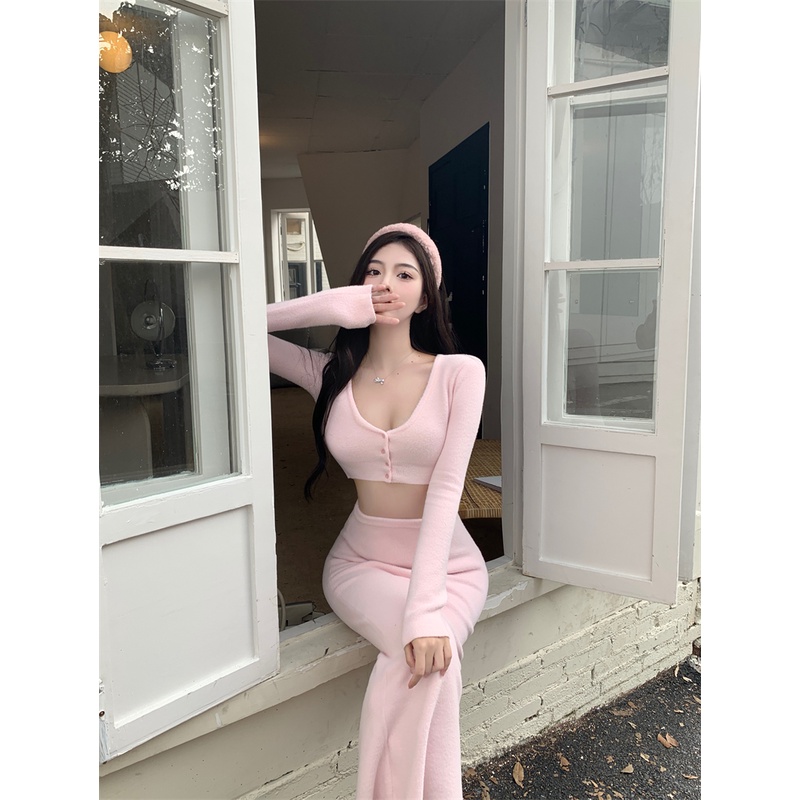 ﹍Suhao hot girl sexy long-sleeve knitted bottoming shirt women s autumn 2022 new pure desire pink V-neck cropped top