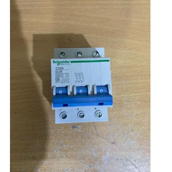 Booming MCB 3Phase Schneider Original PLN