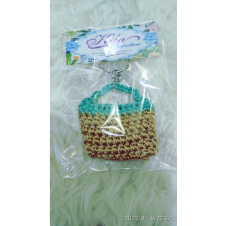 gantungan kunci tas rajut