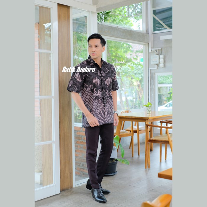 Kemeja Batik Pria Lengan Panjang Modern Elegant Kualitas Premium Bahan Katun Solo Warna Hitam