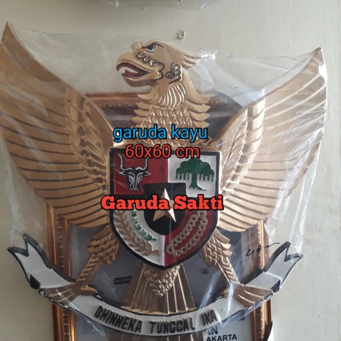 

LAMBANG GARUDA PANCASILA KAYU 60 CM