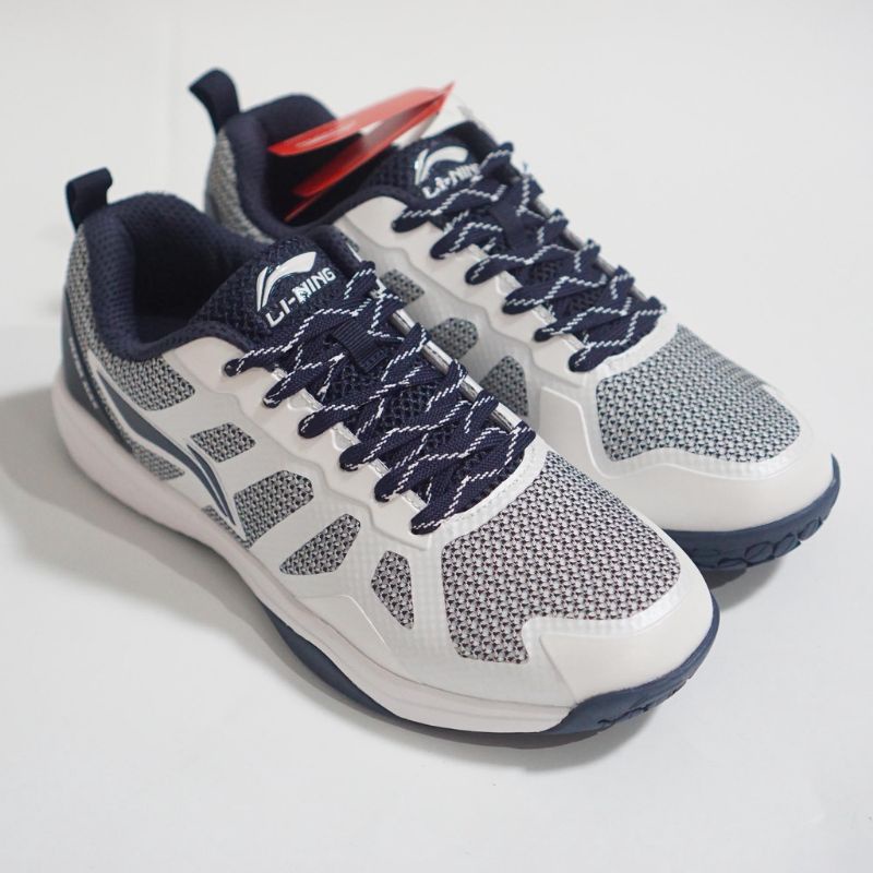 Sepatu Badminton Lining Ultra Max White Navy