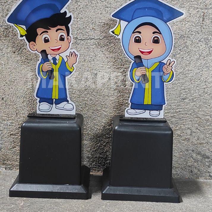 𝕳 termurah piala wisuda hijab ( WARNA BIRU) , piala kelulusan, piala wisuda, piala tk, vandel wisuda