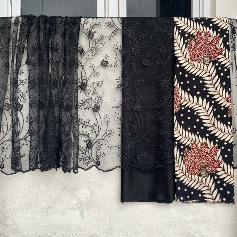 KAIN BROKAT TILE HITAM MIX BATIK