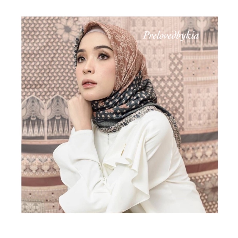 Julang scarf Wearing klamby