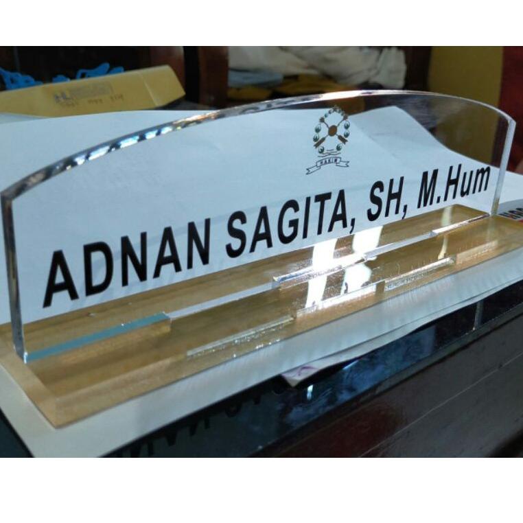 

(H-L9L-☛) Papan nama meja akrilik UV custum amanah