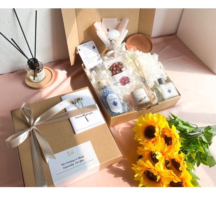 

HAMPERS AROMATERAPI CREAM // Lilin AROMATERAPI // REED DIFFUSER // GIFT SET // GIFT BOX