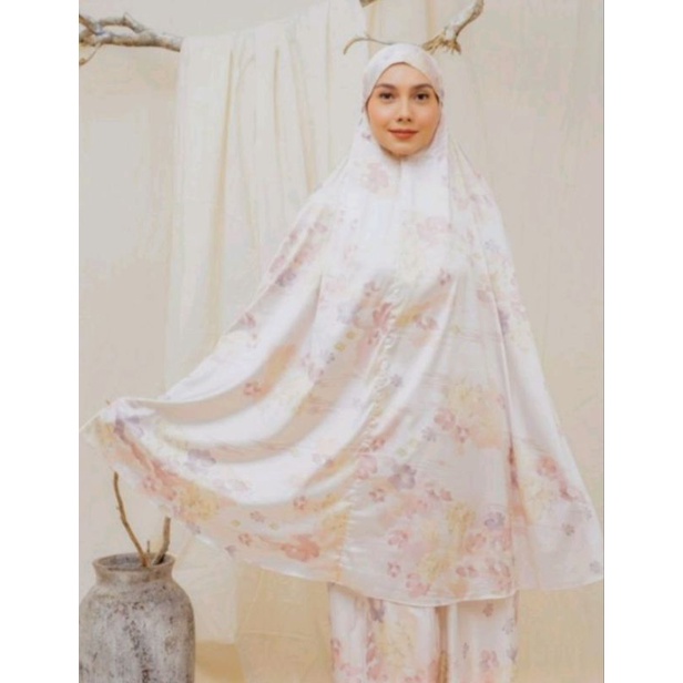 Nara Prayer Set Plus Prayer Mat Wearing Klamby in Blush/ Mukena Wearing Klamby