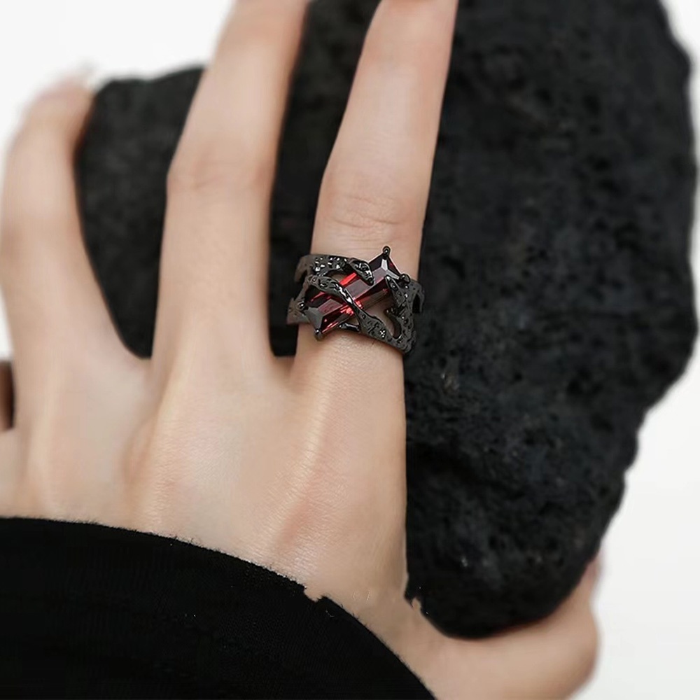 [COD Tangding]y2k Vintage Zirkon Geometris Cincin Pria Wanita Punk Gelap Berongga Rings Perhiasan Kepribadian