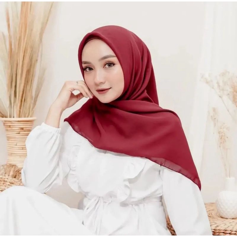 TERBARU HIJAB SEGI 4 115 x 115 BELLA SQUARE MOTIF POLOS BAHAN POLLY COTTON  JAHIT TEPI ELEGANT