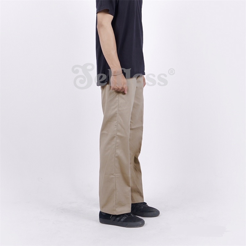 Selfless - Celana Chino Loose Straight Baggy Fit Standar Panjang Pria Work Pants Chino Fatigue Pants Celana Panjang Kerja Kantor Cinos Chinos Longgar Gober Gombrang Standar Hijau Army Hitam Abu Mocca Khaki