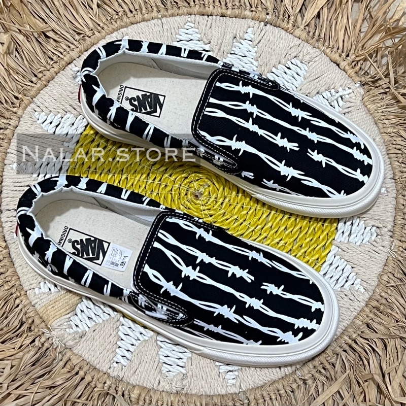 Vans Slip On X Moma Sneakers Pria Wanita Premium Terlaris Import BNIB /Sepatu Vans Motif Character