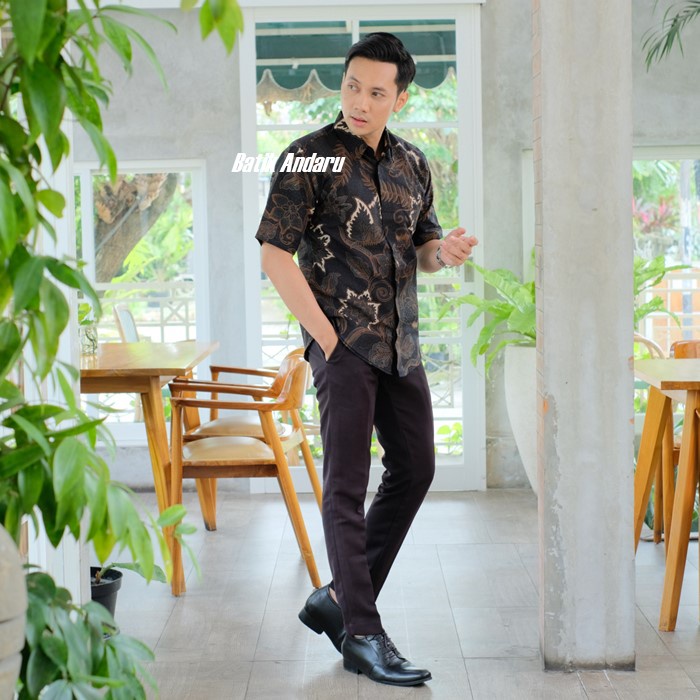 Kemeja Batik Pria Lengen Pendek Slim Fit Modern Bahan Katun Primisima Solo Kualitas Premium Warna Hitam