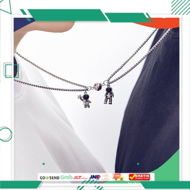 2pcs kalung rantai magnet Couple astronout / kalung Couple pasangan persahabatan aesthetic helloladi