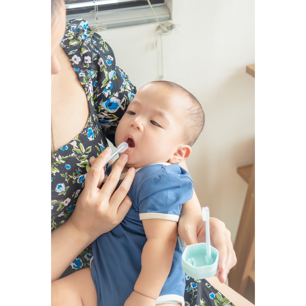 MOMI HOMI Baby Oral Care Pembersih Mulut 02 Bayi Silikon Set Sikat Lidah Bayi &amp; Sikat Gigi Bayi 2in1 Silicone Tootbrush