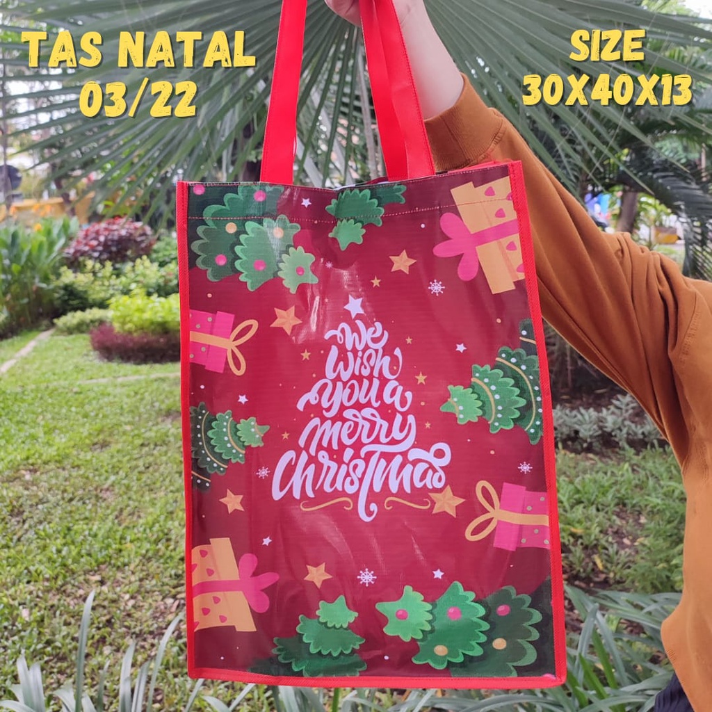 

Tas Custom Merry Christmas Pohon Cemara / Goodie Bag Natal / Tas Spundbond Bingkisan Natal / Tas Natal Custom