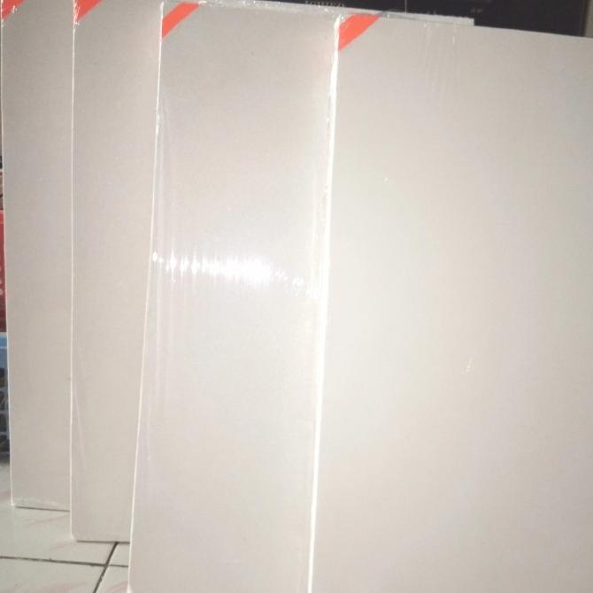 

kanvas lukis/ media lukis uk. 60 x 100 x 3cm warna putih