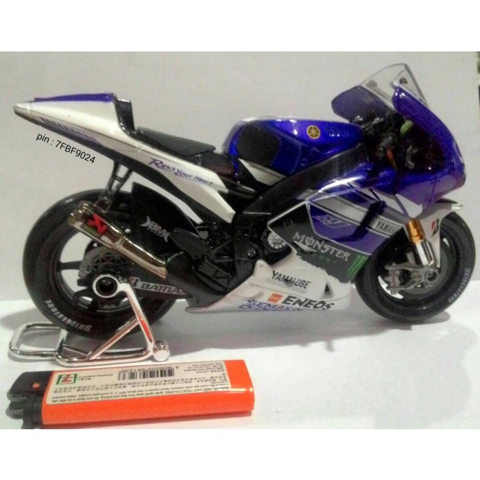 miniatur motogp yamaha lorenzo 99 2013 1:9 maisto