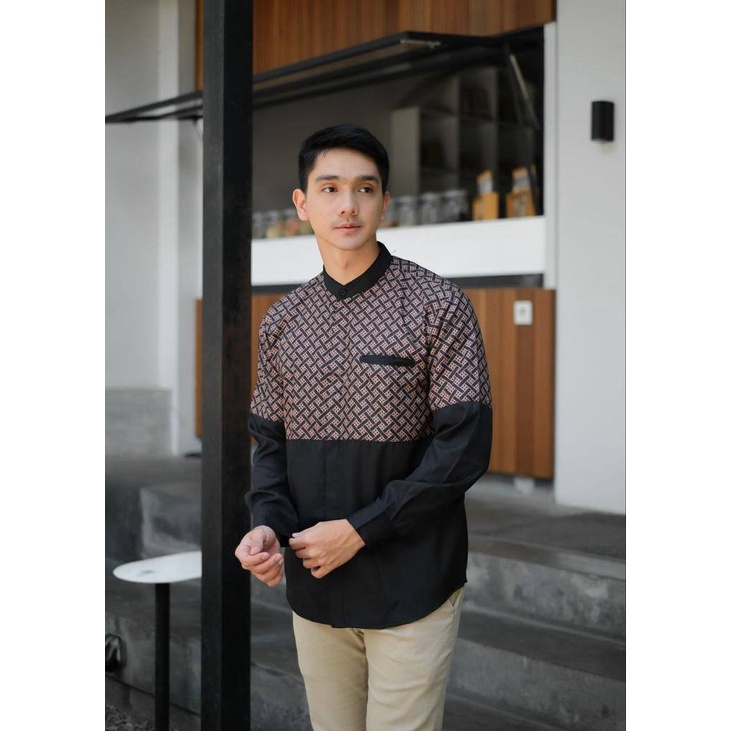 Baju koko pria lengan panjang motif bata kombinasi warna coklat putih hitam