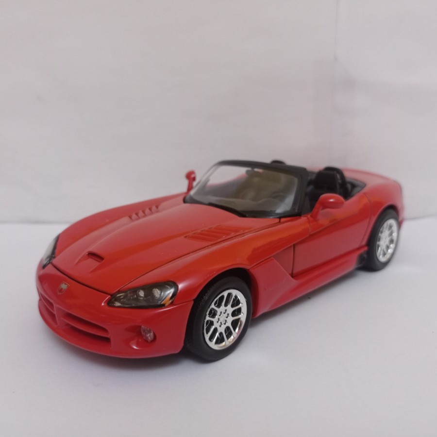 Diecast mobil Dodge Viper SRT welly 1:24 mobil mainan koleksi murah