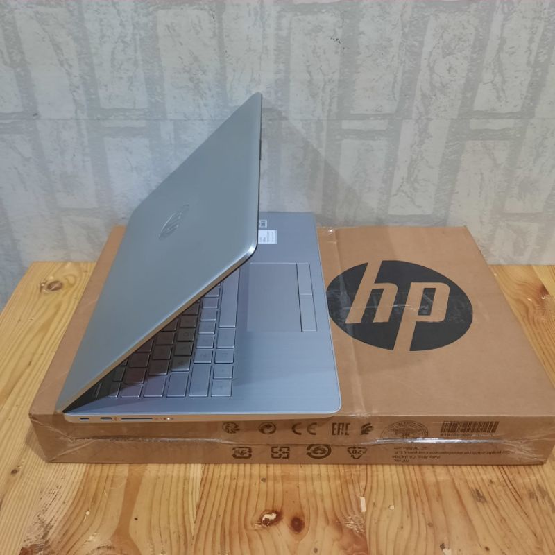 Laptop Hp 14s-cf3039TU intel Cor i3-10110u Ram 4Gb/HDD 1TB/SSD 256Gb  Keyboard Backlight Super Slim