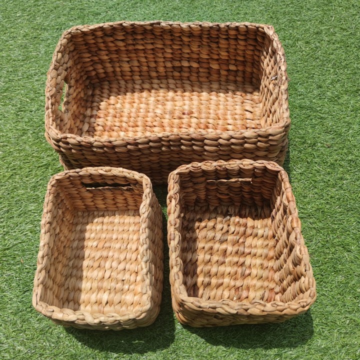 82 Keranjang Storage Box Anyaman Enceng Gondok Persegi Kecil 22x16x12cm