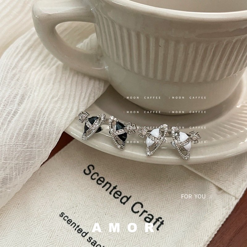 Vivienne westwood Ring Cincin Saturnus Cincin Pembukaan Yang Dapat Disesuaikan Kepribadian Bergaya