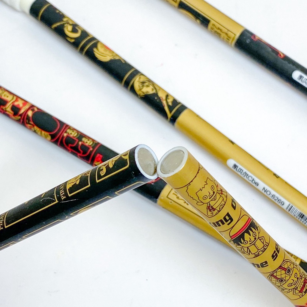 

PEN PUTAR MAGNET TENGAH ONE PIECE / PENA PUTAR TONGKAT MAGNET TENGAH SPINNER GEL TINTA HITAM BIRU MOTIF KARAKTER ANIME MANGA ONE