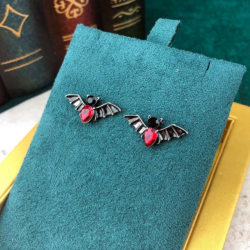 Anting Stud Kelelawar Untuk Wanita Pria Punk Kristal Merah Hadiah Hadiah Pesta Warna Perak Kuno