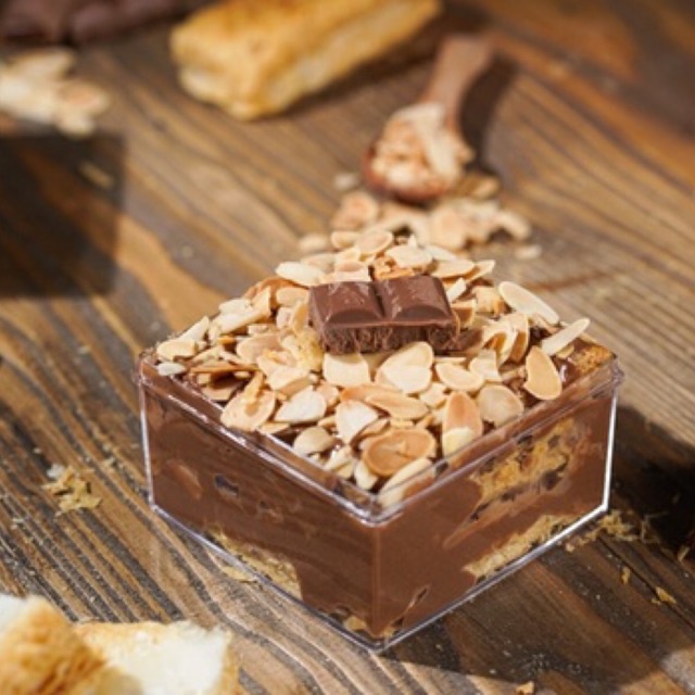 

MILK CHOCO LAYER PUFF BITTERSWEET BY NAJLA