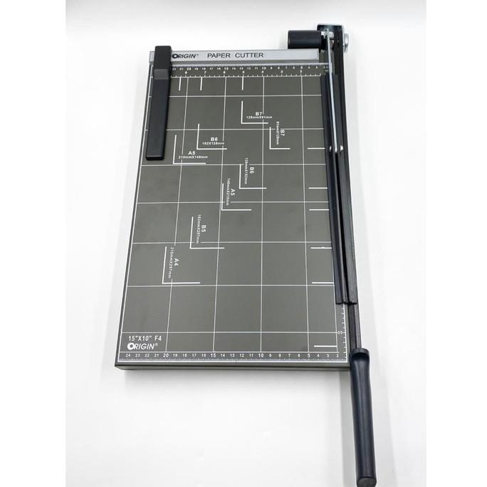 

Paper Cutter / Alat Pemotong Kertas Ukuran F4 Origin