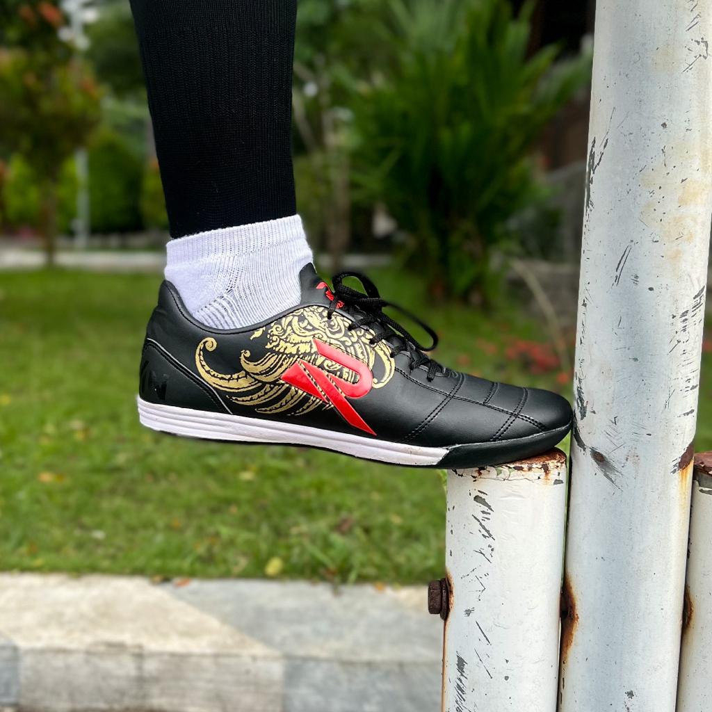 sepatu futsal pria dewasa kaki lebar cowok rexbic batik original made in indonesia keren