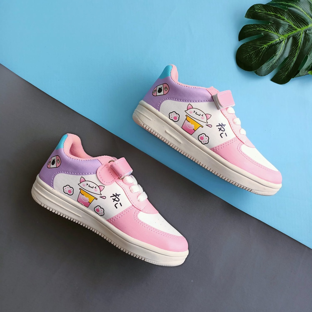 Sneakers anak perekat tali KUCING PINK