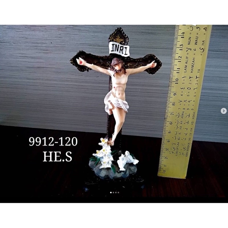 PATUNG SALIB YESUS MEJA